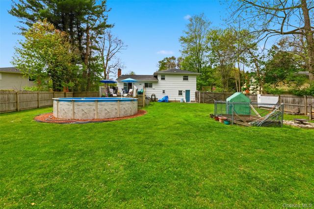 4 Lori Street, Poughkeepsie, NY 12603