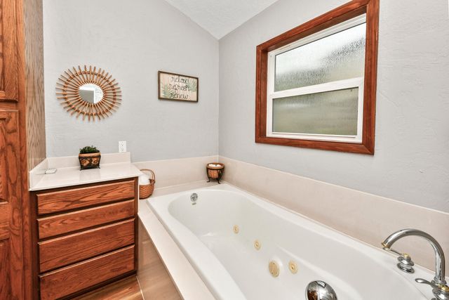 530 Jackson Hollow Road, Galena, MO 65656