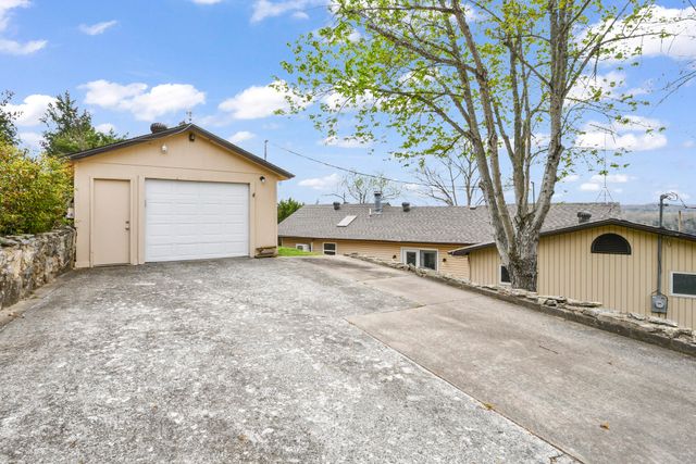 530 Jackson Hollow Road, Galena, MO 65656