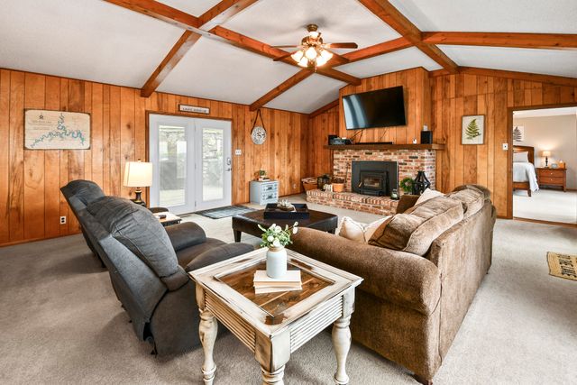 530 Jackson Hollow Road, Galena, MO 65656