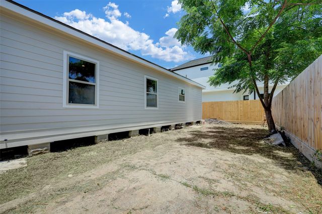 1601 Bigelow Street, Houston, TX 77009
