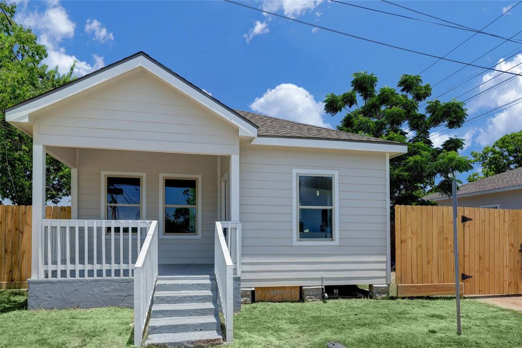 1601 Bigelow Street, Houston, TX 77009