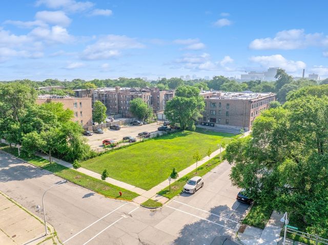 5755 S Calumet Avenue, Chicago, IL 60637