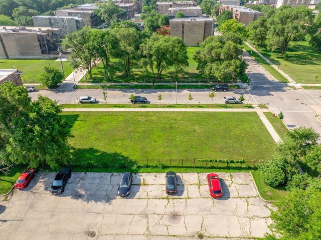5755 S Calumet Avenue, Chicago, IL 60637