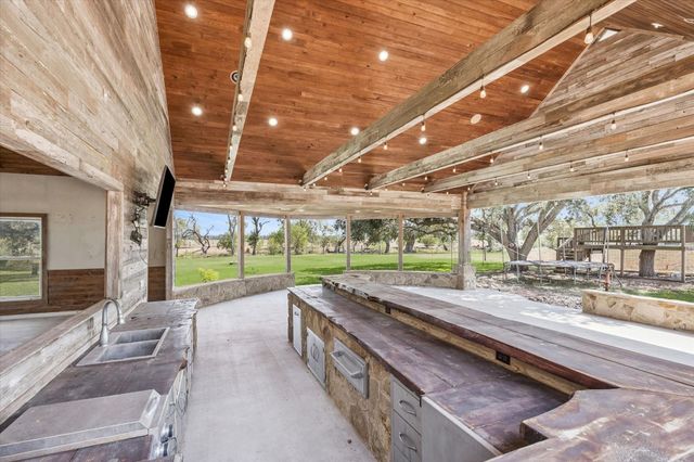 7151 Highway 71, Garwood, TX 77442