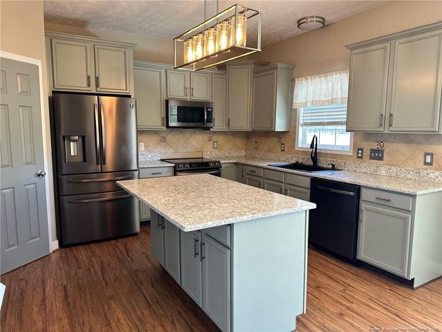 3912 Barclay Way, Wade, NC 28395
