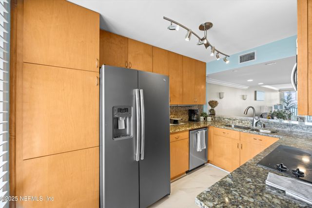 2100 OCEAN Drive PH-2, Jacksonville Beach, FL 32250