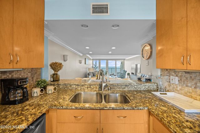 2100 OCEAN Drive PH-2, Jacksonville Beach, FL 32250