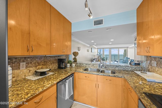 2100 OCEAN Drive PH-2, Jacksonville Beach, FL 32250