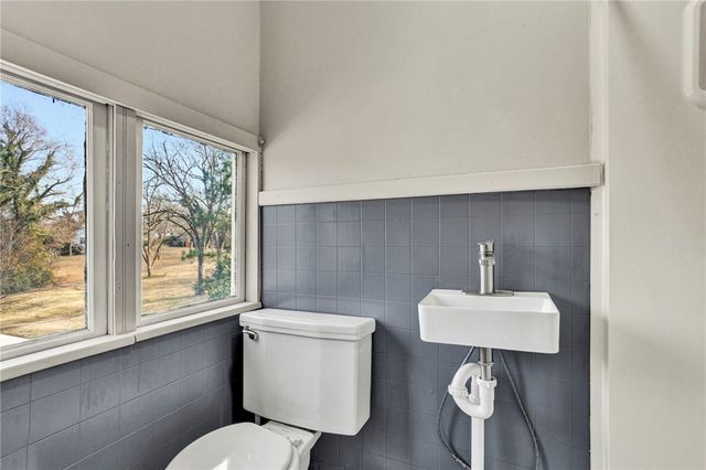 302 Gassaway Street, Central, SC 29630
