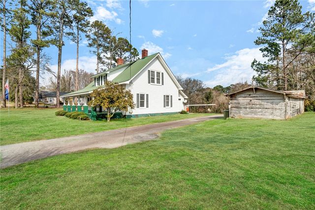 302 Gassaway Street, Central, SC 29630