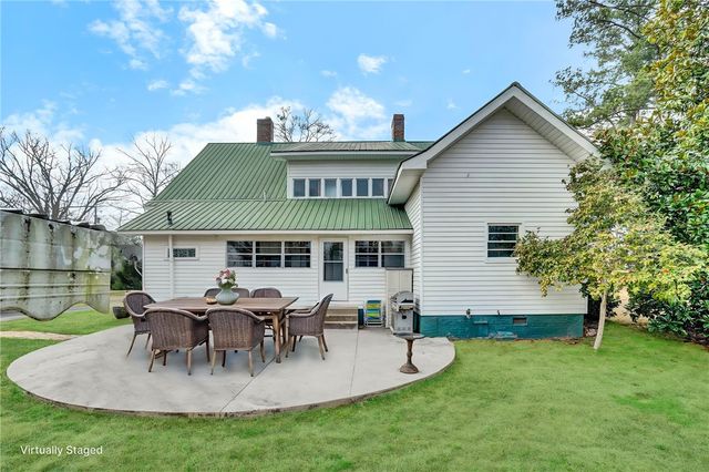 302 Gassaway Street, Central, SC 29630