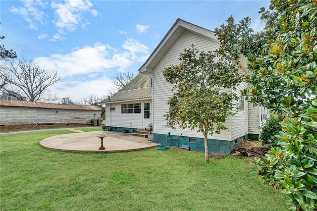 302 Gassaway Street, Central, SC 29630