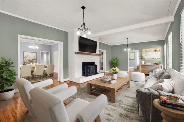 302 Gassaway Street, Central, SC 29630