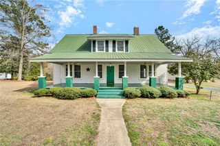 302 Gassaway Street, Central, SC 29630