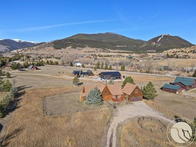 5 Comanche Trail, Red Lodge, MT 59068