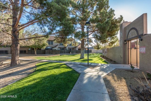 8111 W WACKER Road 32, Peoria, AZ 85381