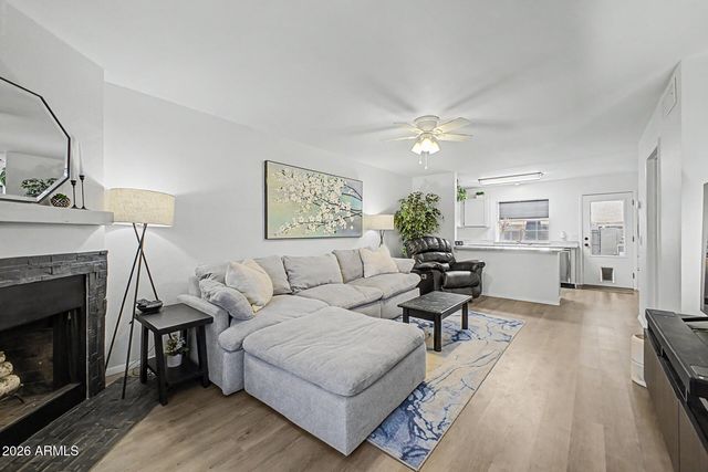 8111 W WACKER Road 32, Peoria, AZ 85381