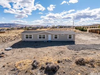 1435 W 8th Street, Silver Springs, NV 89429