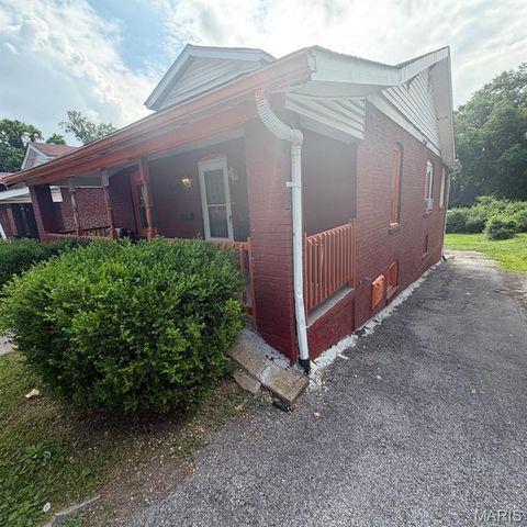 3416 Lucas And Hunt Road, St Louis, MO 63121
