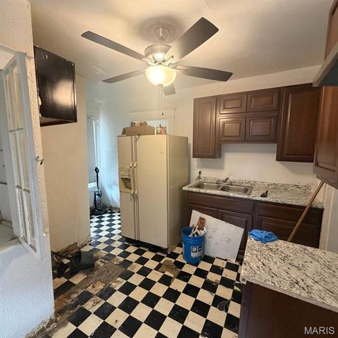 3416 Lucas And Hunt Road, St Louis, MO 63121
