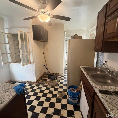 3416 Lucas And Hunt Road, St Louis, MO 63121
