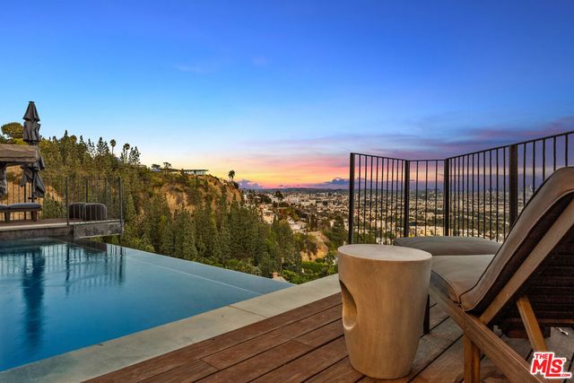 8425 Hillside Avenue, Los Angeles, CA 90069