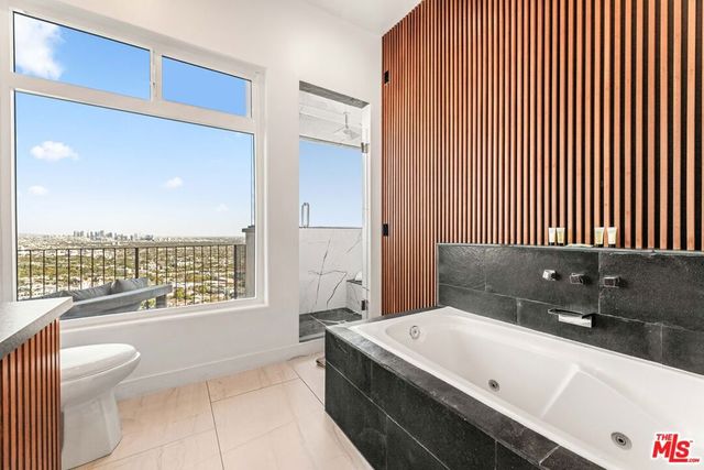 8425 Hillside Avenue, Los Angeles, CA 90069