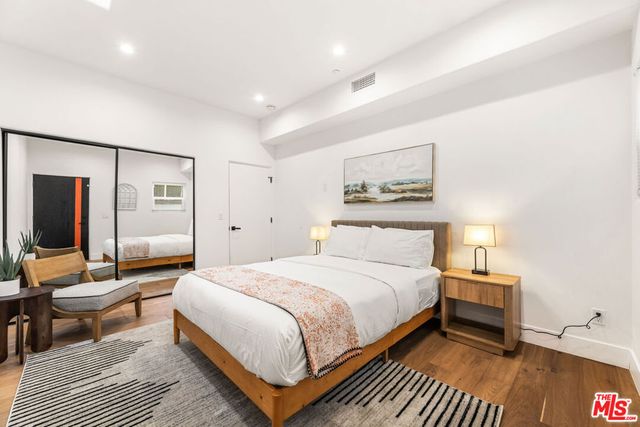 8425 Hillside Avenue, Los Angeles, CA 90069