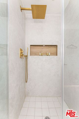 8425 Hillside Avenue, Los Angeles, CA 90069