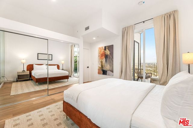 8425 Hillside Avenue, Los Angeles, CA 90069