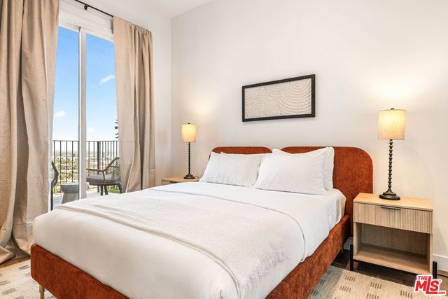 8425 Hillside Avenue, Los Angeles, CA 90069