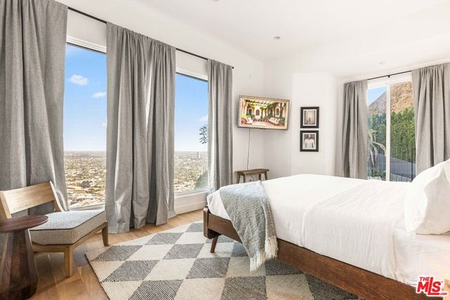 8425 Hillside Avenue, Los Angeles, CA 90069