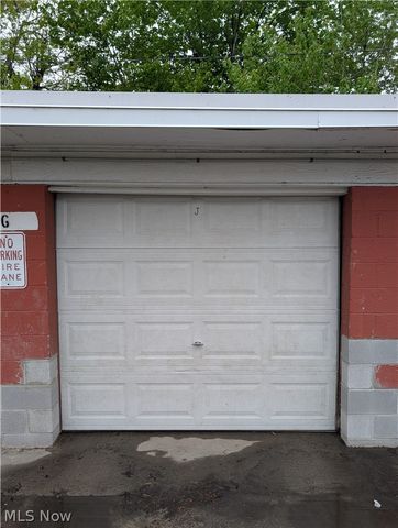 422 Clearview Drive J10, Euclid, OH 44123