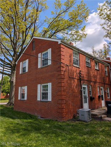 422 Clearview Drive J10, Euclid, OH 44123