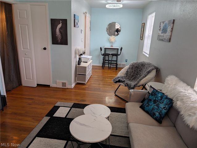 422 Clearview Drive J10, Euclid, OH 44123