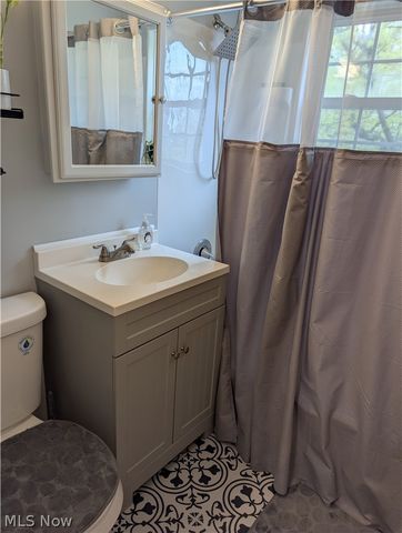422 Clearview Drive J10, Euclid, OH 44123