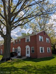 422 Clearview Drive J10, Euclid, OH 44123