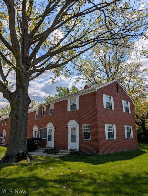 422 Clearview Drive J10, Euclid, OH 44123