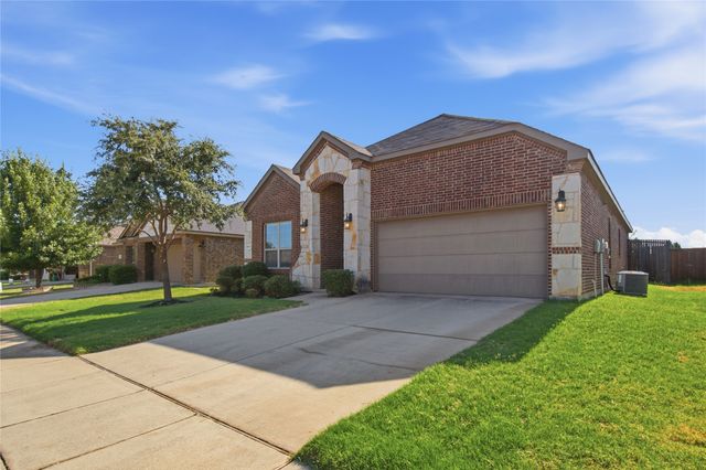 1417 Red River Drive, Aubrey, TX 76227