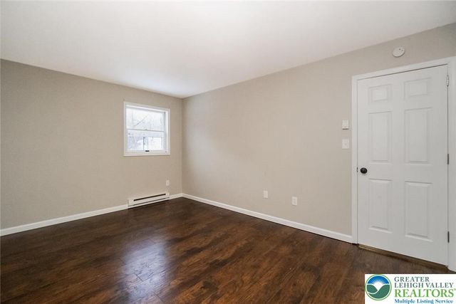 111 Brewster Way, Pocono Twp, PA 18301