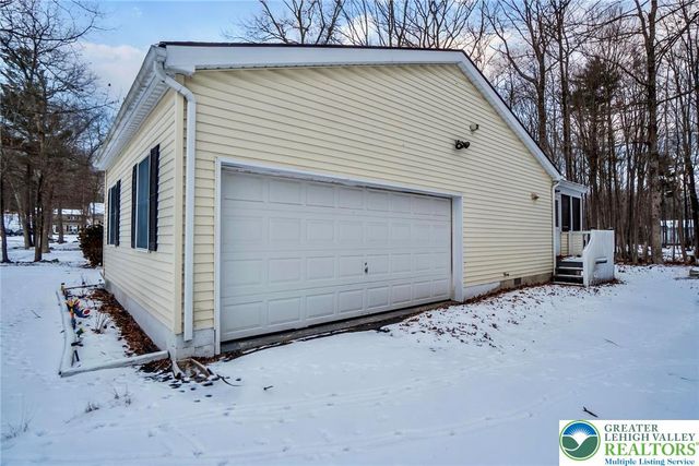 111 Brewster Way, Pocono Twp, PA 18301