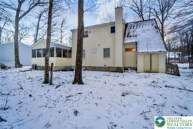 111 Brewster Way, Pocono Twp, PA 18301