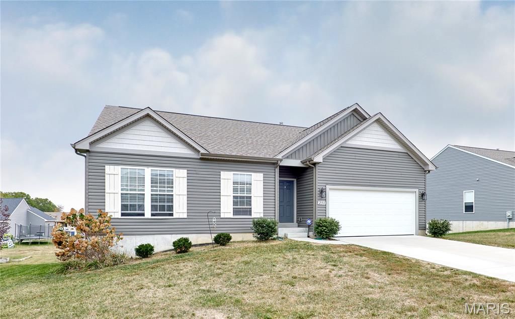 254 Fox Ridge Lane, Moscow Mills, MO 63362