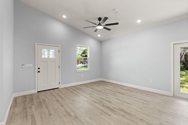 149 HICKORY AVENUE, Orange City, FL 32763