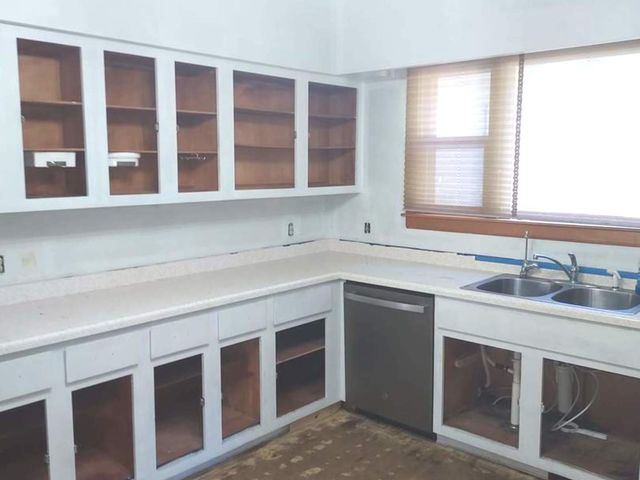 606 E VAN ALLEN Street, Tuscola, IL 61953