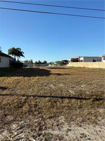 4510 Jacaranda PKWY W, Cape Coral, FL 33993