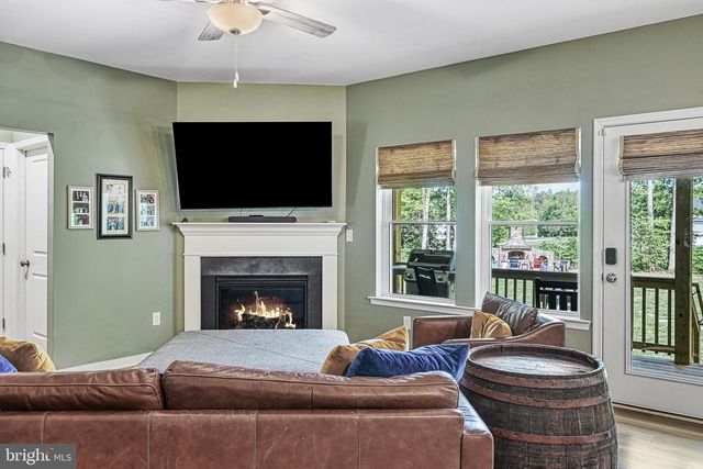632 NOAHS LANDING DR, Bumpass, VA 23024