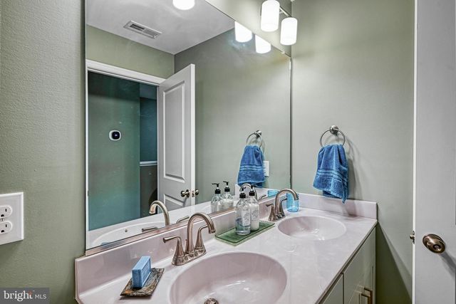 632 NOAHS LANDING DR, Bumpass, VA 23024