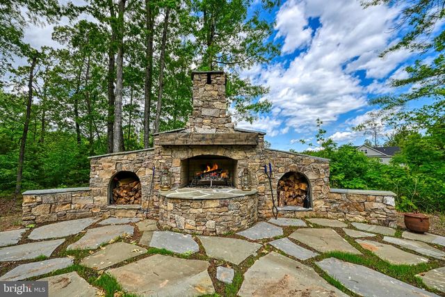 632 NOAHS LANDING DR, Bumpass, VA 23024